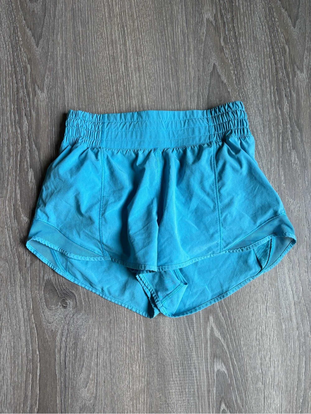 Hotty Hot High-Rise Shorts in Kayak Blue Light Women’s Size 4